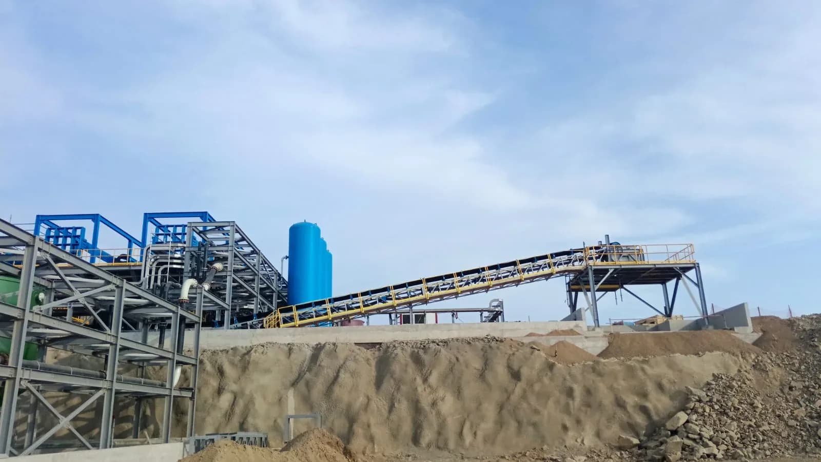 Planta de filtrado de relaves NV 217 de Minera Condestable en construcción