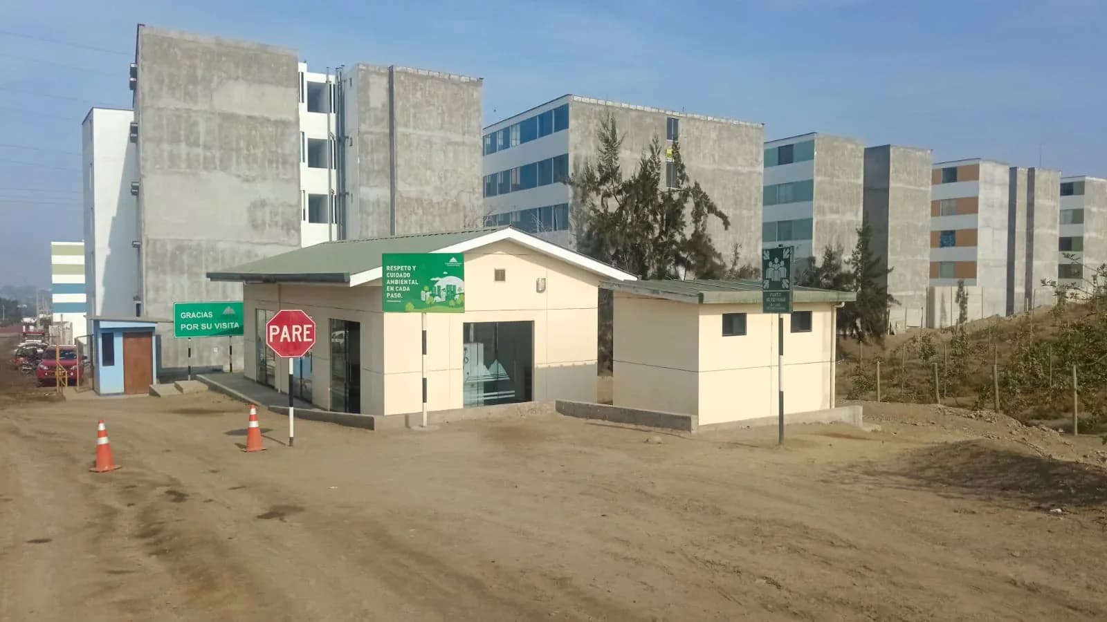 Sala de espera de la garita de control de acceso de Minera Condestable