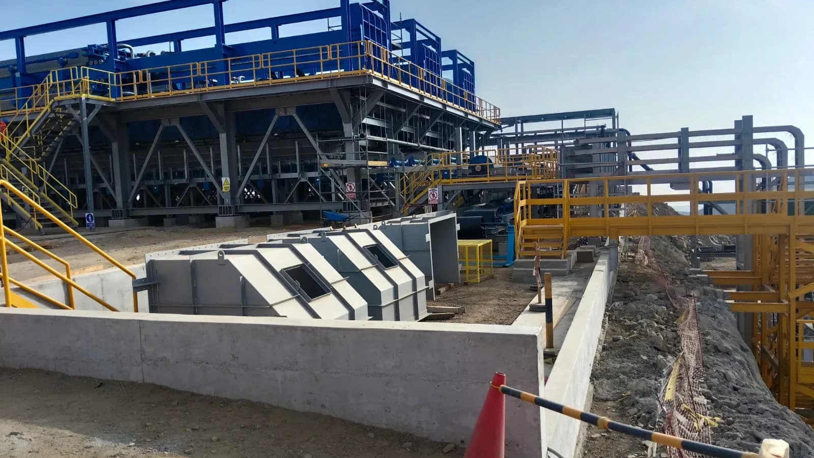 Montaje estructural en la planta de filtrado de relaves NV 224, Condestable