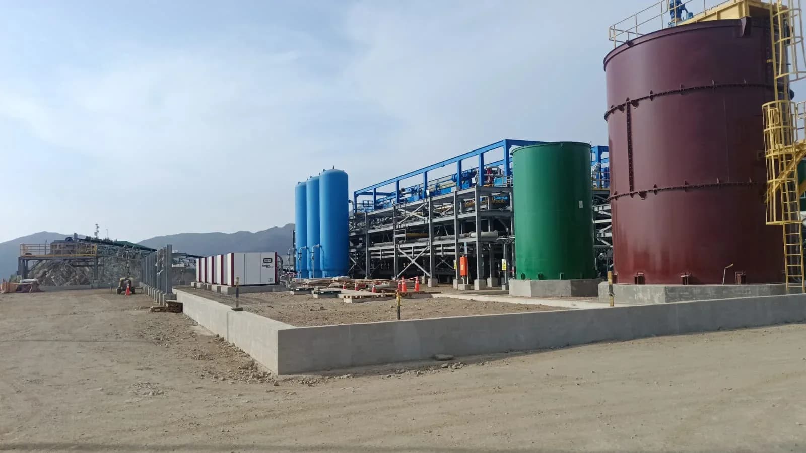 Instalación de equipos en la planta de filtrado de relaves NV 224