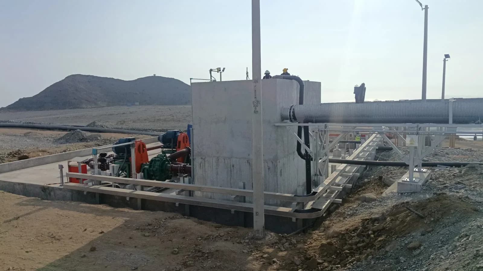 Vista del sistema de bombeo terminado en Minera Condestable