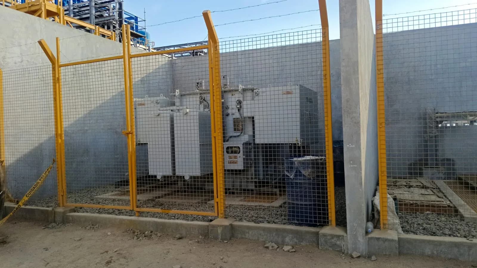 Plataforma de equipos en la planta de filtrado de relaves NV 217